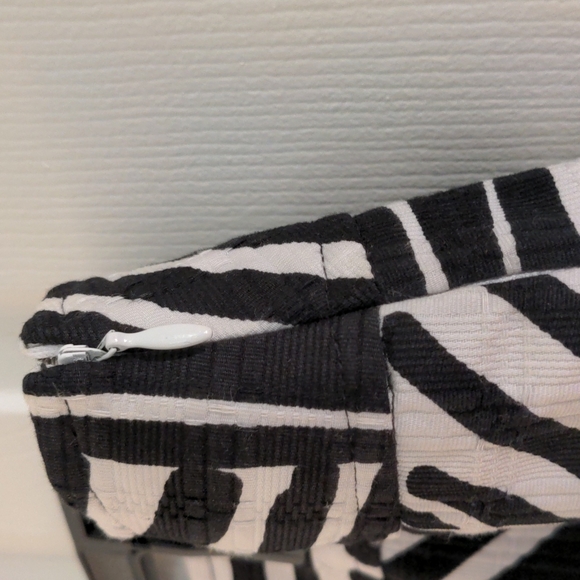 Ann Taylor Print Skirt - Picture 2 of 5